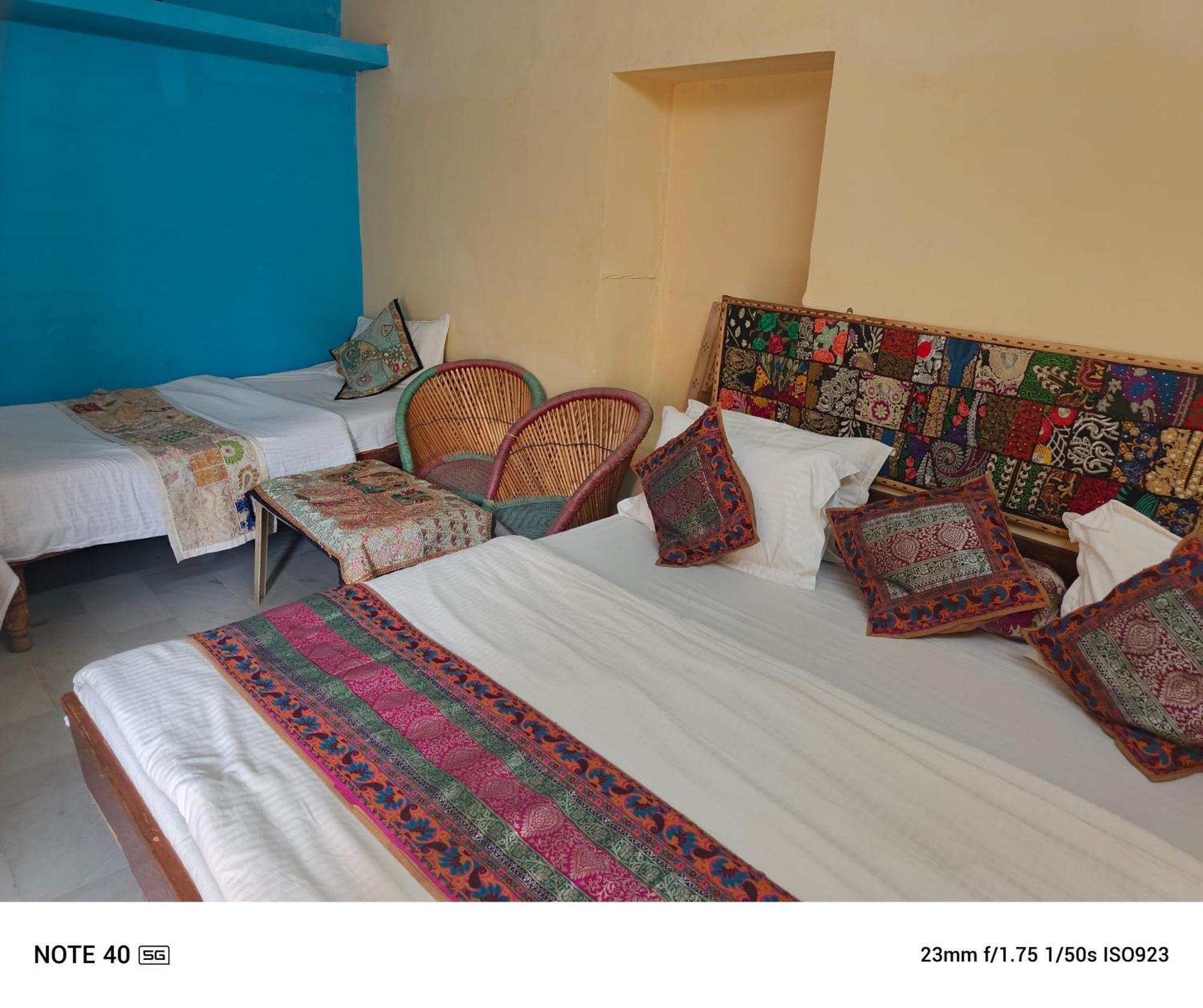 Neem Guest House Jaisalmer Værelse billede
