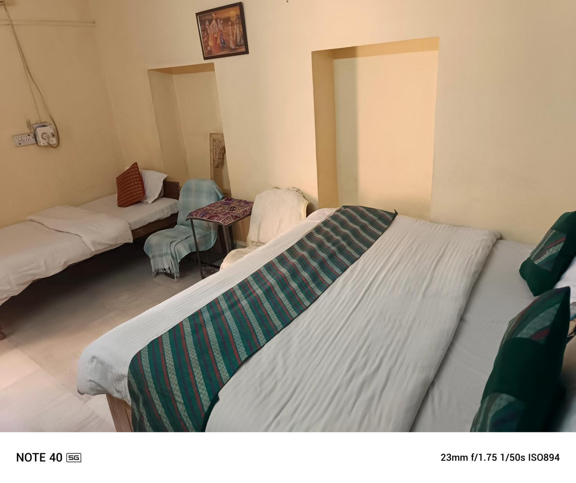 Neem Guest House Jaisalmer Værelse billede
